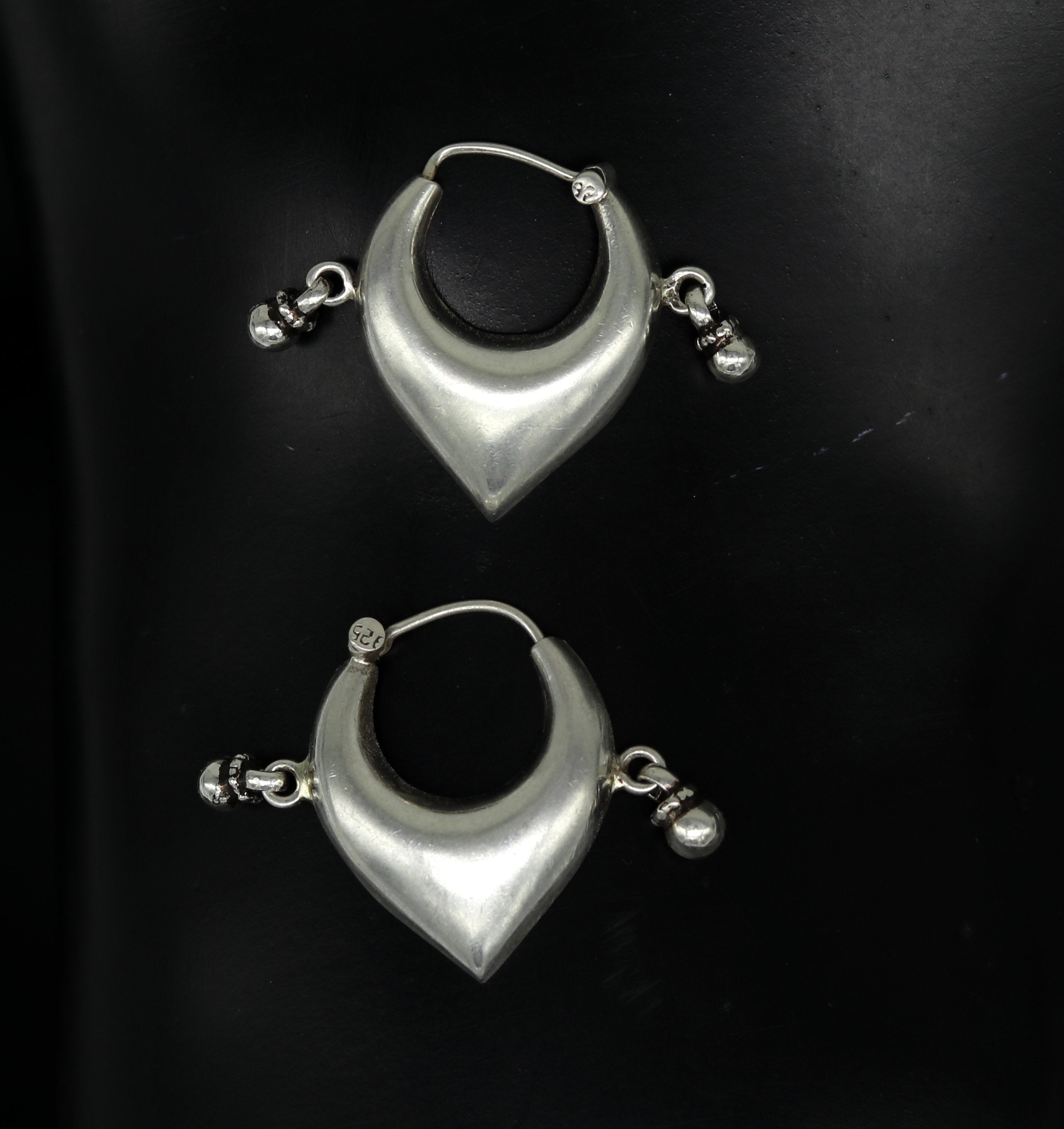 Women Custom Design Silver Gemstone Earrings at Rs 95/gram in Jaipur | ID:  18336568291